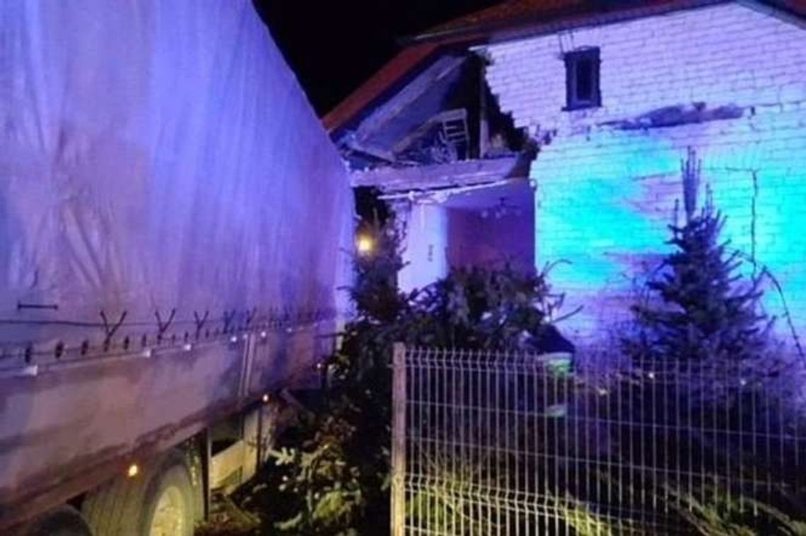 Wjechał tirem w dom, rodzina musiała się wyprowadzić. Kierowca dostał mandat