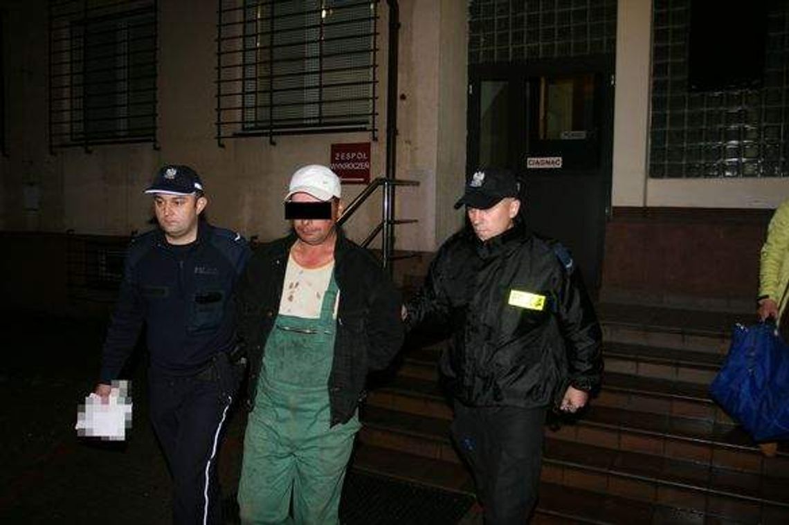 Wjechał w dwoje dzieci i uciekł. Za tragedię odpowie też pasażer (wideo) Wjechał w dwoje dzieci i uciekł. Za tragedię odpowie też pasażer (wideo)