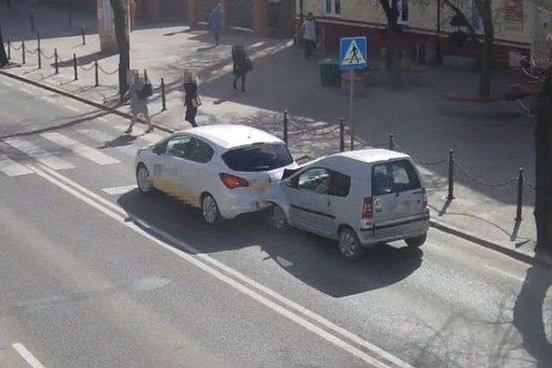 Wjechał w samochód. 85-latek nigdy nie miał prawa jazdy Wjechał w samochód. 85-latek nigdy nie miał prawa jazdy