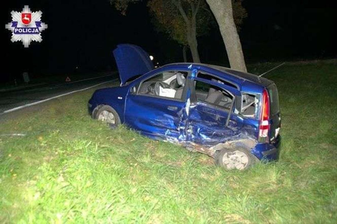 Wjechała fiatem wprost pod inne auto. Straciła prawo jazdy [zdjęcia]