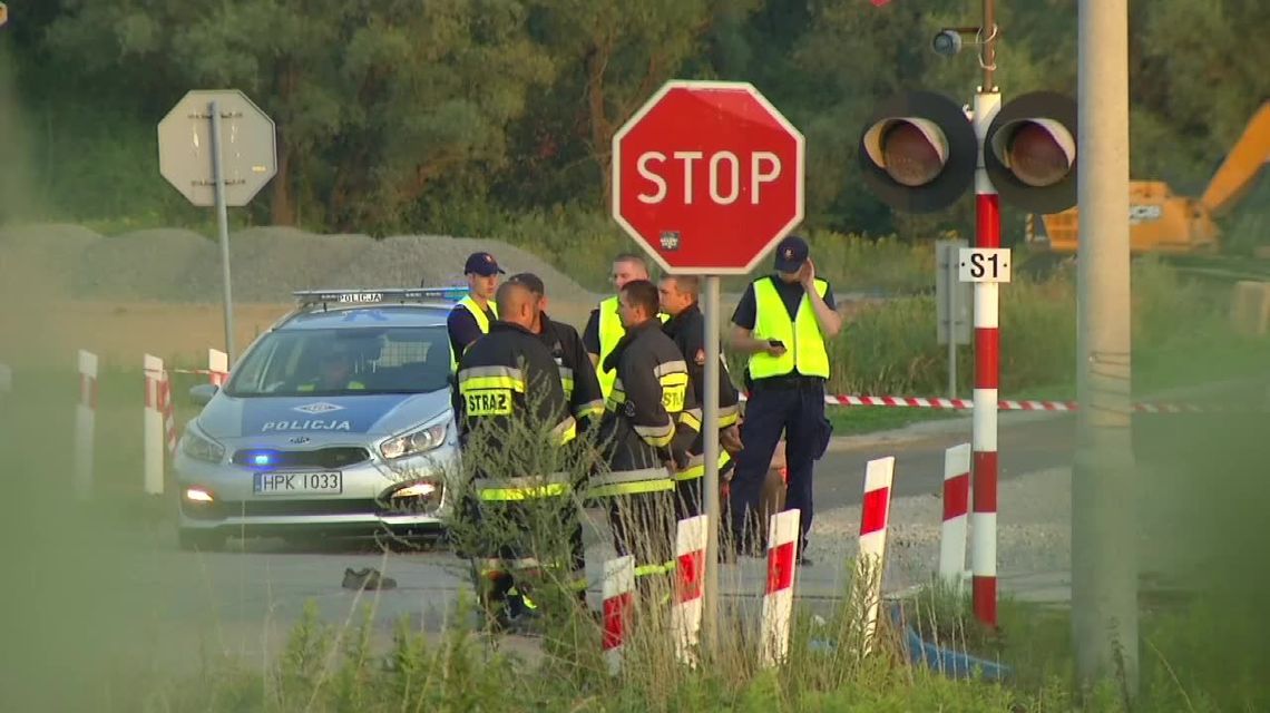Wjechali motocyklem w szynobus. Dwie osoby nie żyją [wideo]
