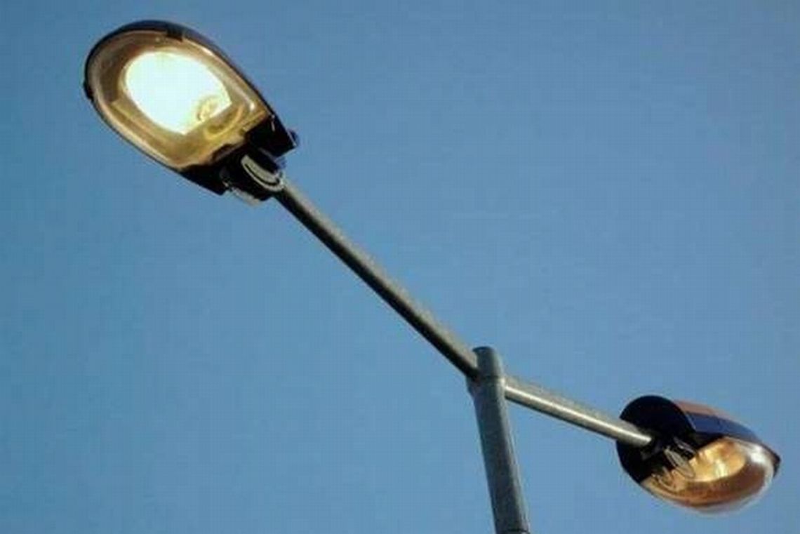 Wkręcanie żarówek w latarniach potrwa trzy miesiące