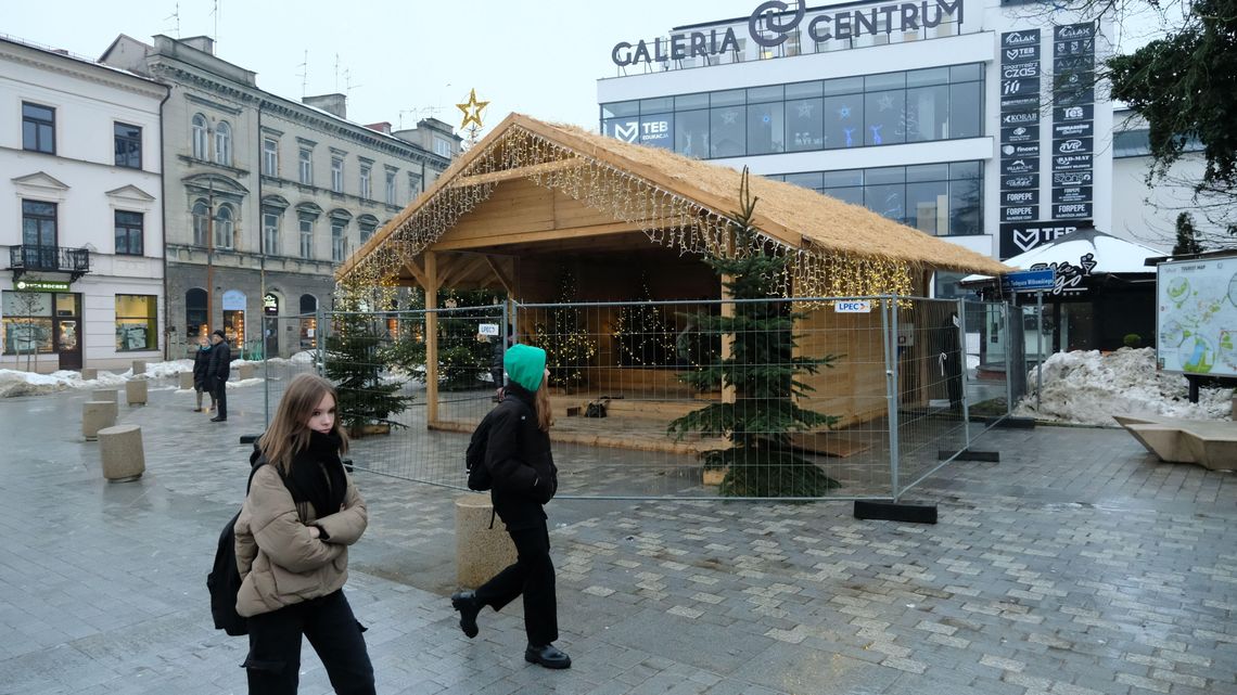 Wkrótce kolędowanie w świątecznej szopce Wkrótce kolędowanie w świątecznej szopce