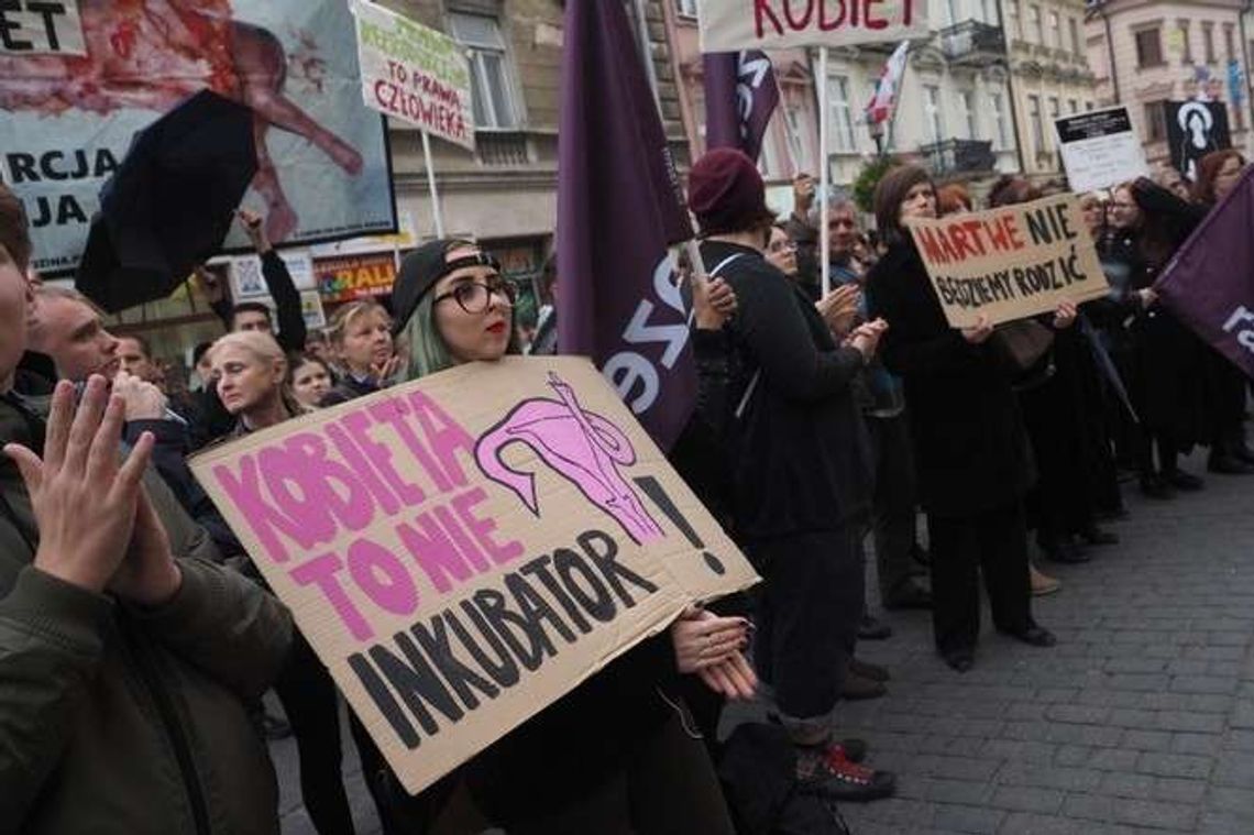 Wkrótce strajk kobiet. Co na to lubelscy pracodawcy? "Będzie trudno. W sekretariacie pracują same panie" Wkrótce strajk kobiet. Co na to lubelscy pracodawcy? "Będzie trudno. W sekretariacie pracują same panie"