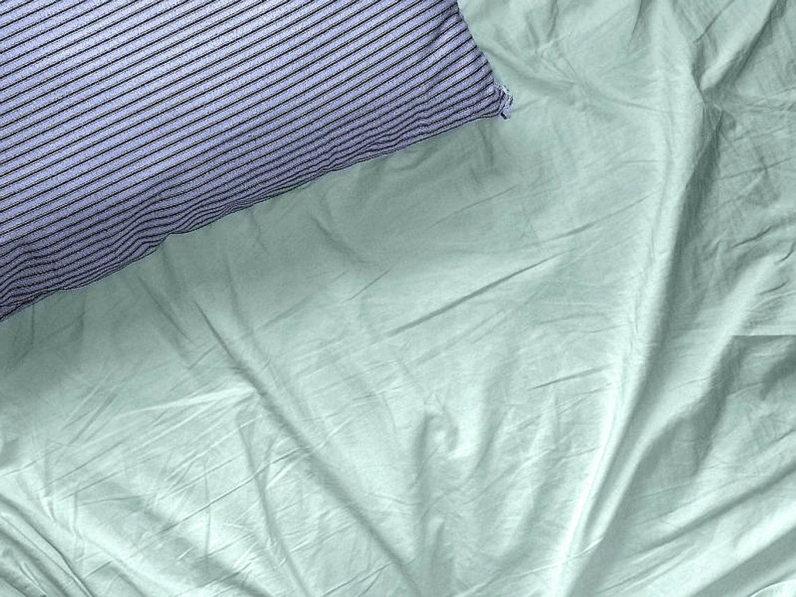 Włamał się do domku letniskowego. Ukradł kołdrę i poduszkę