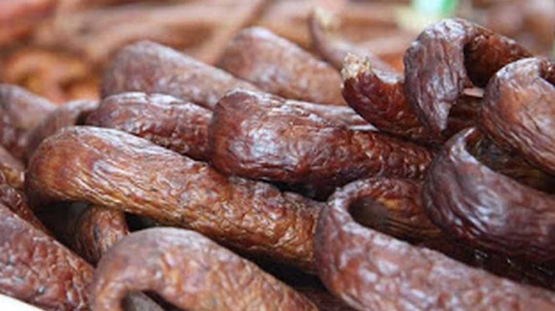 Włamał się do domu swojej rodziny. Zabrał kiełbasę i mięso