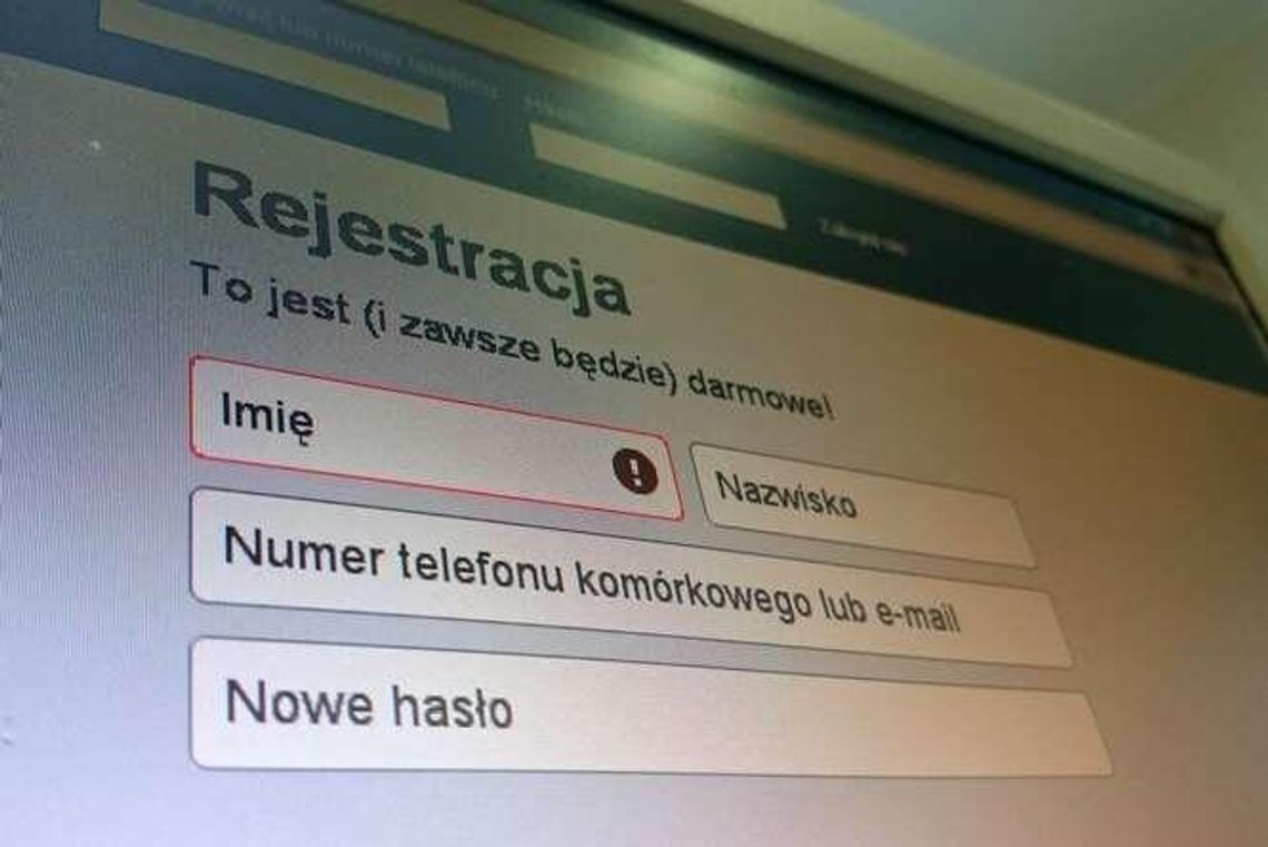 Włamał się na konto na Facebooku, oszukał dwie kobiety