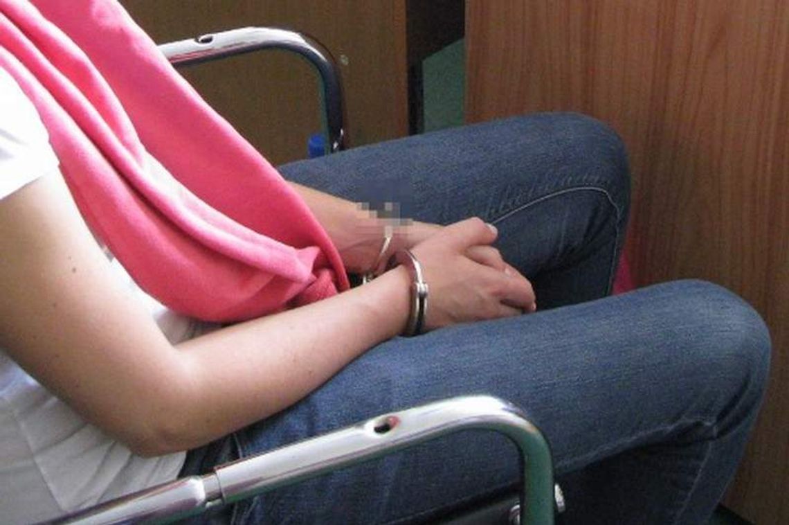 Włamała się do kiosku i zostawiła dowód