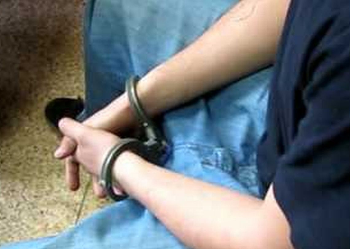 Włamali się do sklepu, ukradli papierosy i wódkę