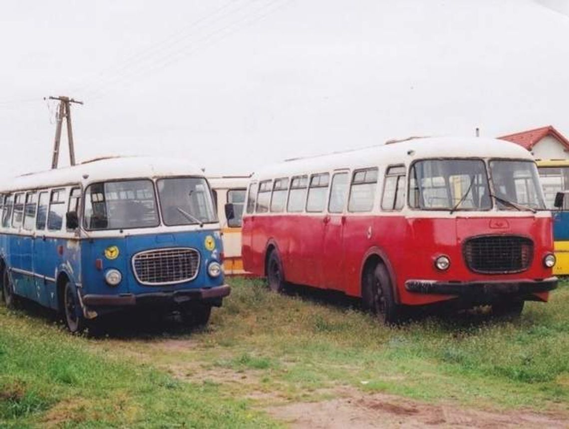 Włamania, strzały z wiatrówki, a potem pożar w Muzeum Autobusów