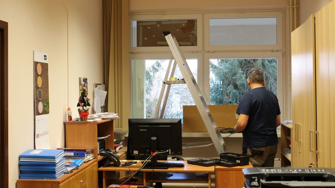 Włamanie do puławskiego przedszkola. Weszli przez okno i zabrali pieniądze ze składek