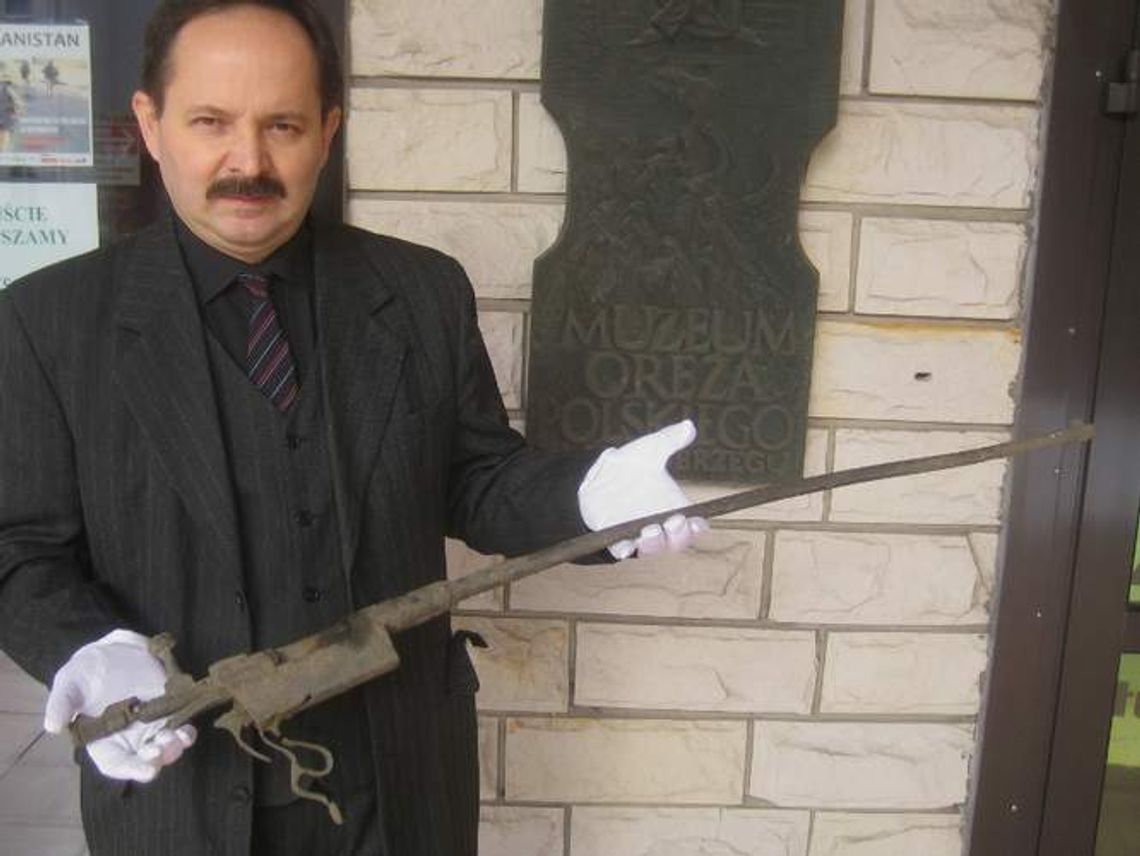 Właściciel kempingu znalazł francuski karabin z 1886 roku