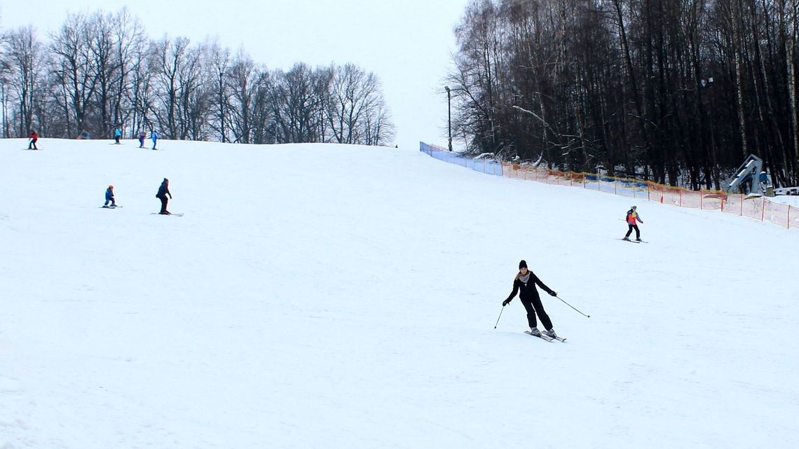 Właściciel wyciągu narciarskiego: "Zazdroszczę artystom i sprzedawcom chryzantem. O nas zapomniano" Właściciel wyciągu narciarskiego: "Zazdroszczę artystom i sprzedawcom chryzantem. O nas zapomniano"