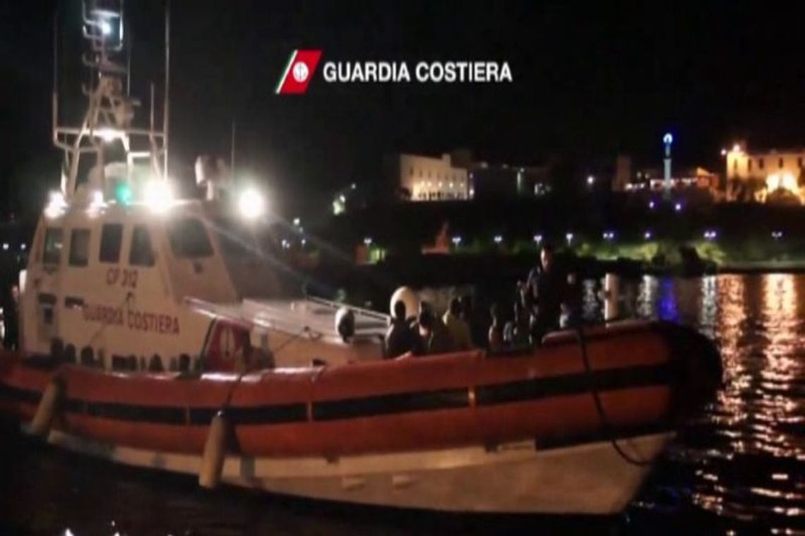 Włochy: 93 ofiary tragedii koło Lampedusy, 250 zaginionych (wideo)