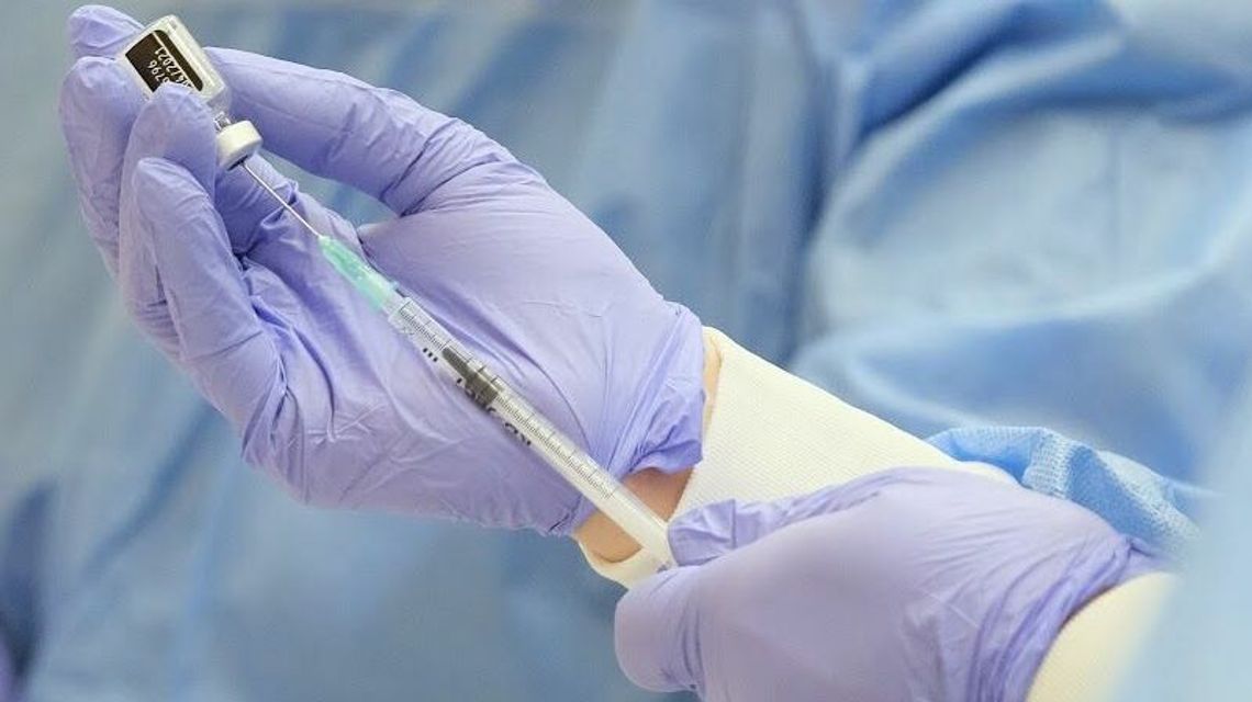 Włochy. Protesty w związku z wprowadzeniem przepustki COVID-19. "Paszport zniewolenia"