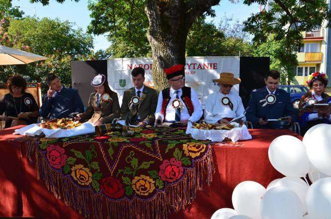 Włodawa czytała "Wesele". Tydzień później niż wszyscy [zdjęcia]