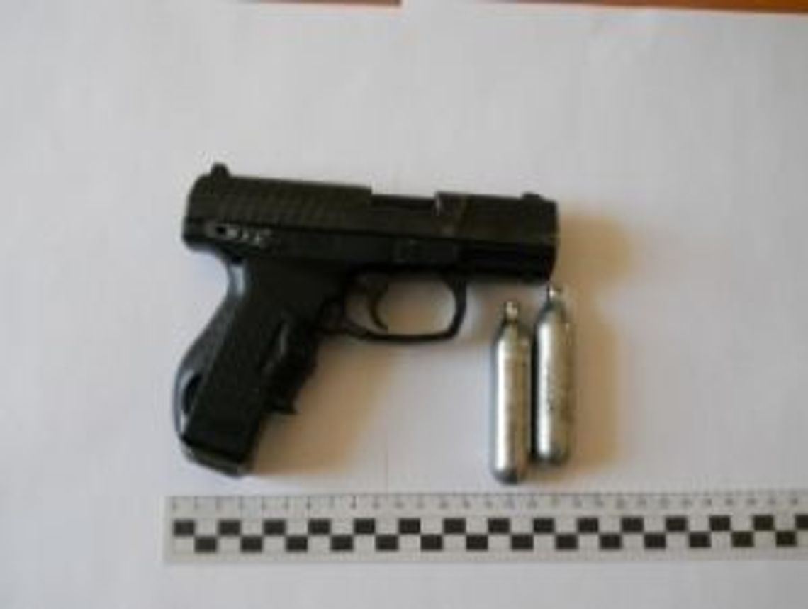 Włodawa: Mierzył do ludzi z pistoletu Włodawa: Mierzył do ludzi z pistoletu