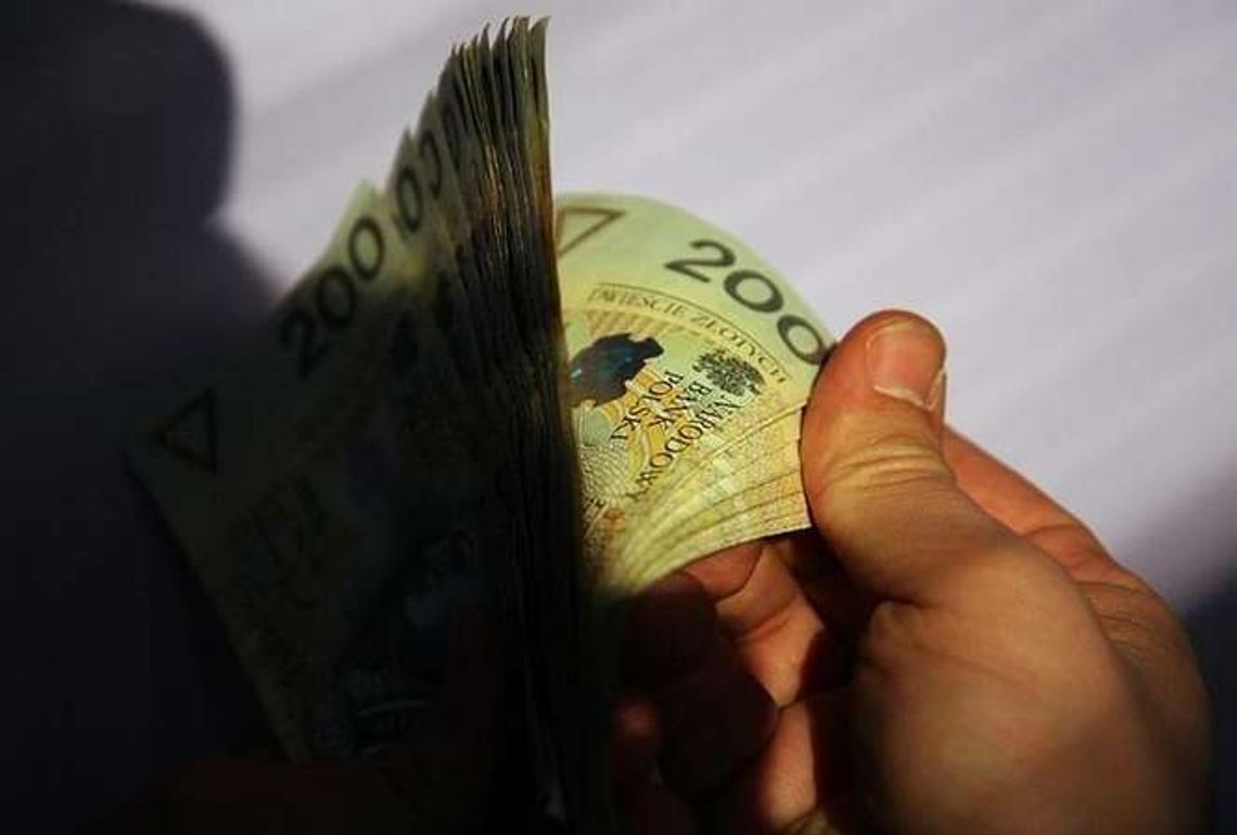 Włodawa: Oszust ukradł 67-latkowi 13 tysięcy złotych