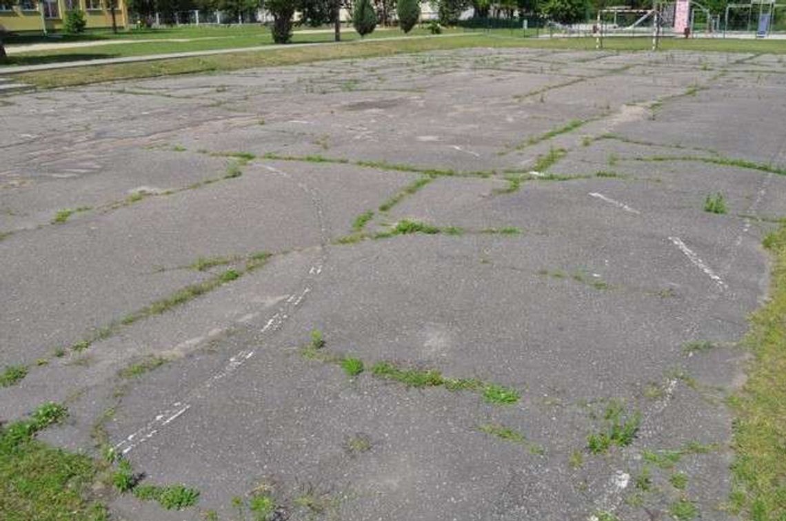 Włodawa: Wreszcie będzie remont boiska Włodawa: Wreszcie będzie remont boiska