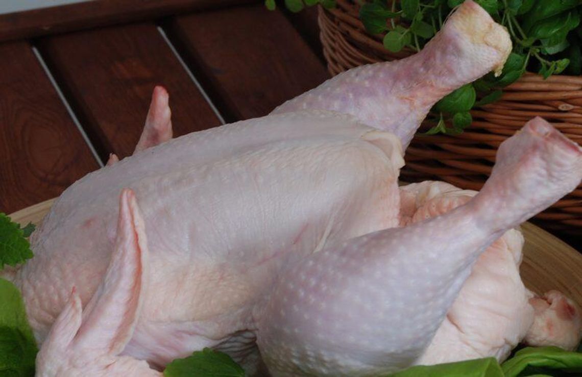 Włodawa: Złodziej włamał się do sklepu mięsnego. Zabrał kurczaki