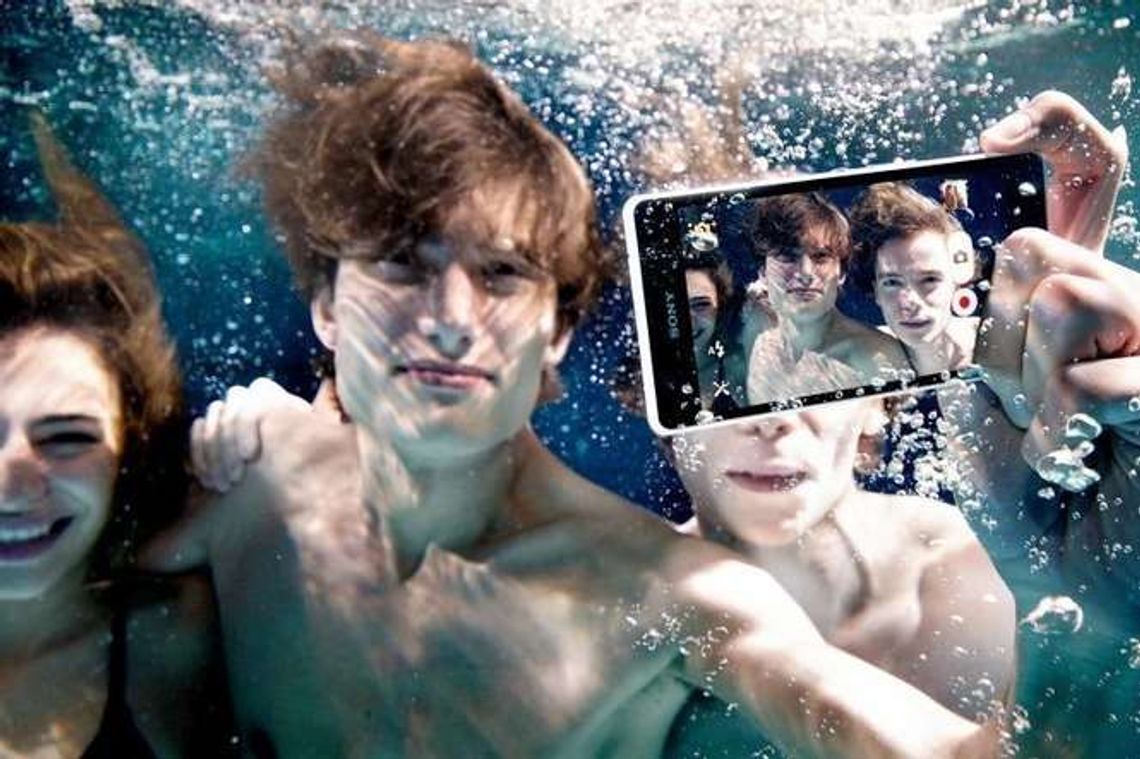 Woda im niestraszna! Te telefony są wyjątkowo odporne