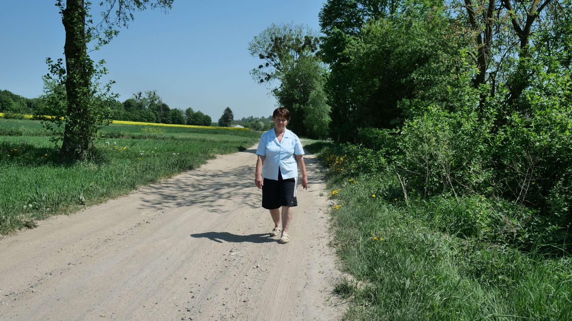 "Woda spływa nam na posesje". Mieszkańcy mają dość takiej drogi "Woda spływa nam na posesje". Mieszkańcy mają dość takiej drogi