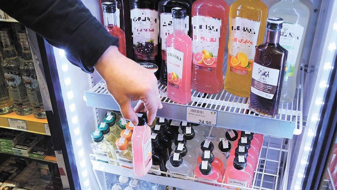 Wódka przez internet? Posłowie chcą żeby alkohol kupować w sieci
