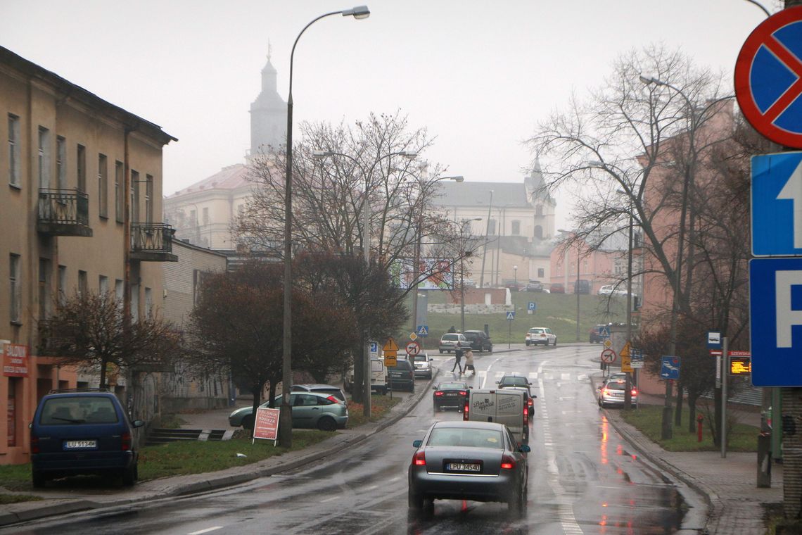 Wodopojna dwukierunkowa, ale tylko dla ciężarówek z budowy Wodopojna dwukierunkowa, ale tylko dla ciężarówek z budowy