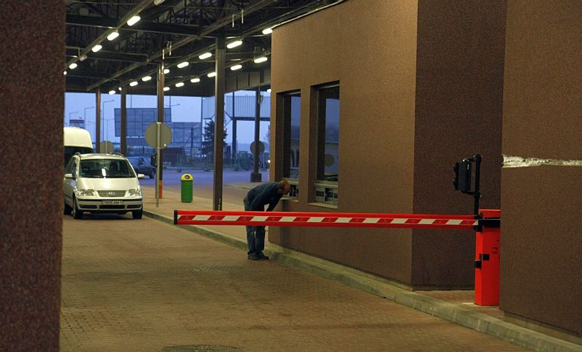 Woj. lubelskie: Długie kolejki na przejściach granicznych