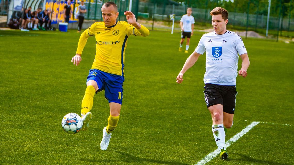 Wojciech Białek dopiero obchodził 42 urodziny, a w sobotę ustrzelił w Sieniawie hat-tricka