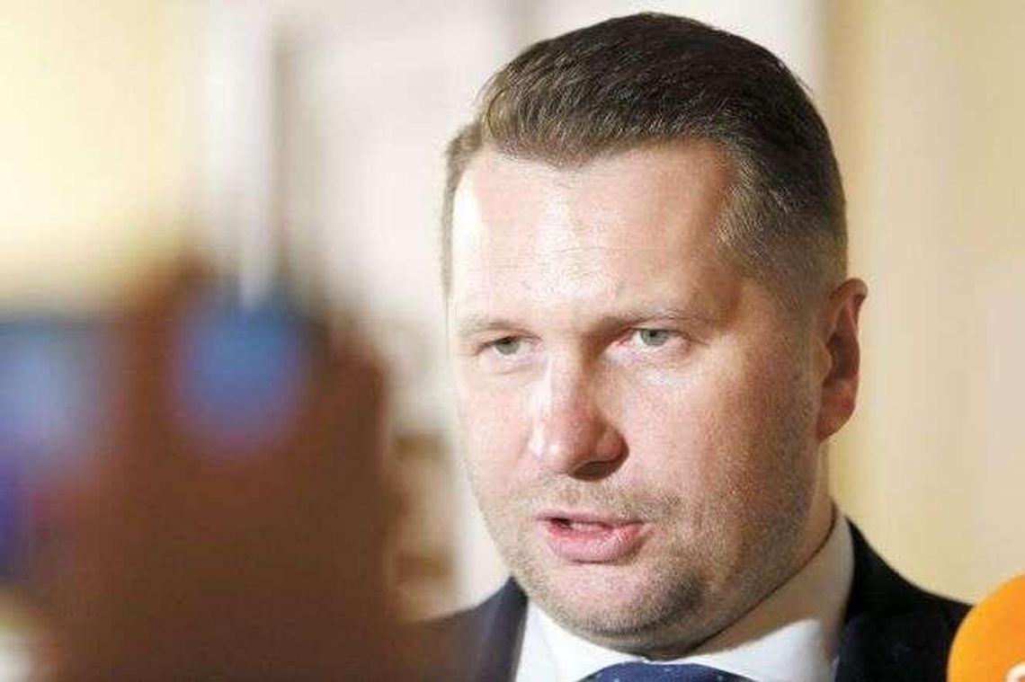 Wojewoda będzie miał sprawę karną. Dyrektorka szkoły zarzuca zniesławienie Wojewoda będzie miał sprawę karną. Dyrektorka szkoły zarzuca zniesławienie