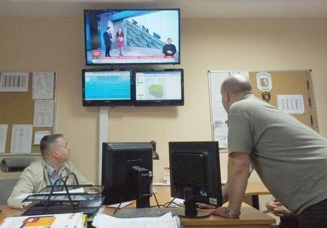 Wojewoda każe urzędnikom oglądać TVP Info. Starosta: "Nie będziemy kupować telewizora na dwa dni"