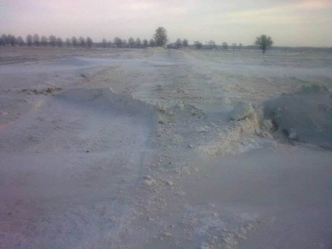 Wojewoda o zaśnieżonych drogach: Zawiodła współpraca, ale kontrolujemy sytuację