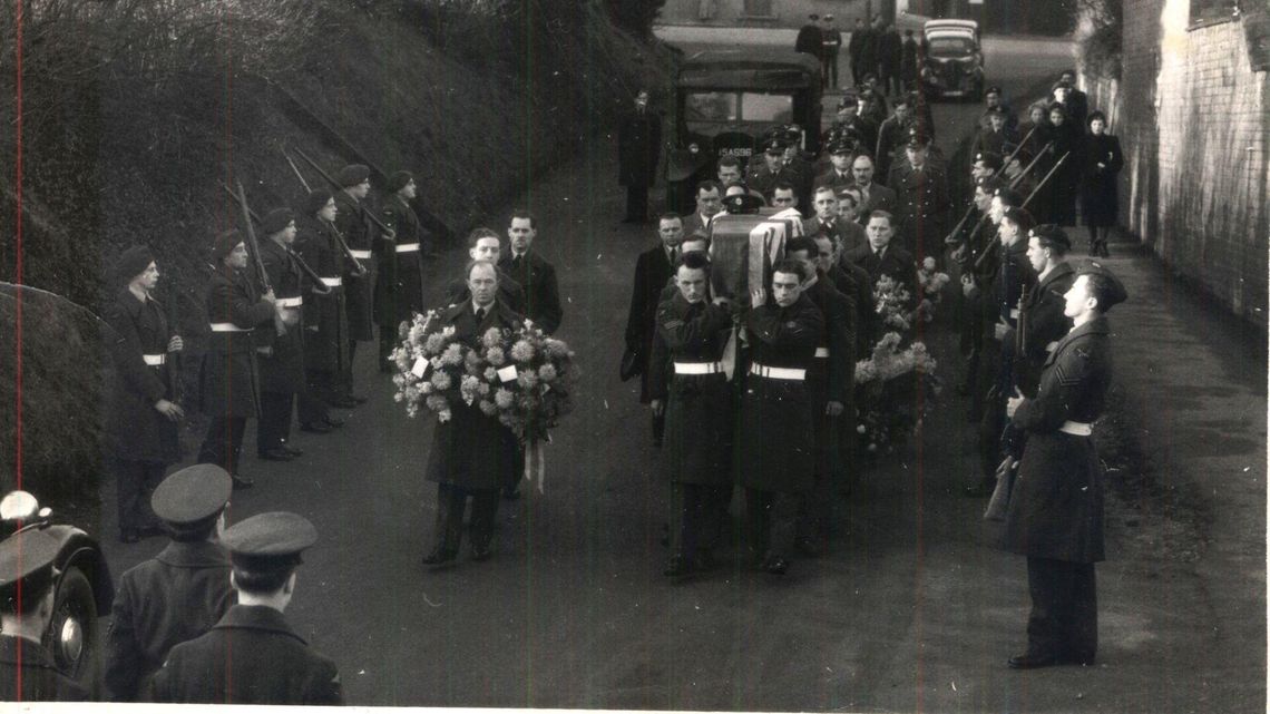 Wojna, samoloty i jeden dzień z żoną. Życie Kazimierza Sobczaka z Lublina to scenariusz na film Wojna, samoloty i jeden dzień z żoną. Życie Kazimierza Sobczaka z Lublina to scenariusz na film