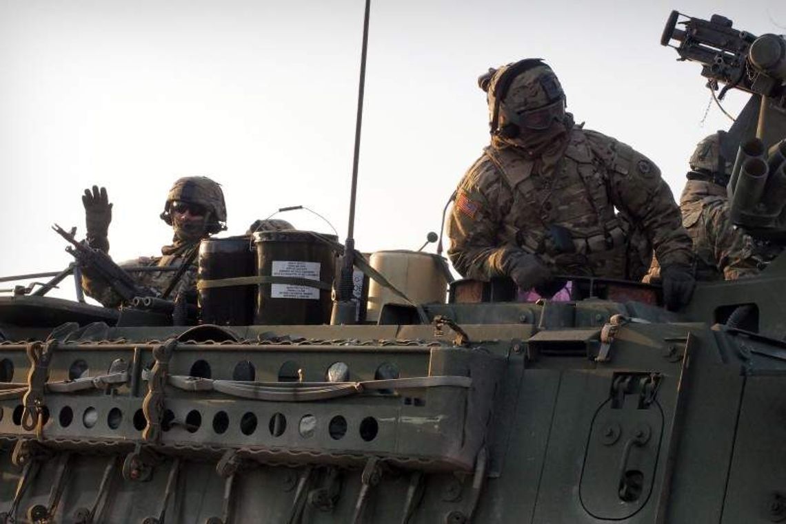 Wojska USA już w Lublinie. Ford zderzył się z wojskowym hummvee Wojska USA już w Lublinie. Ford zderzył się z wojskowym hummvee