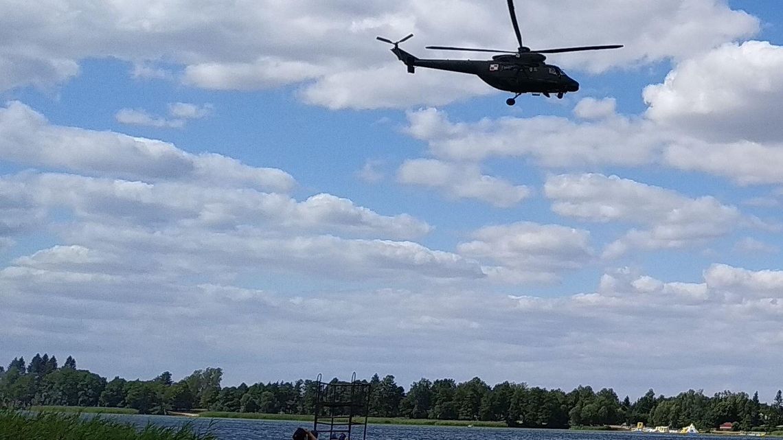 Wojsko ćwiczyło desant nad jeziorem Białym Wojsko ćwiczyło desant nad jeziorem Białym