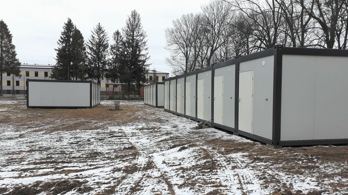 Wojsko już się instaluje w miasteczku kontenerowym we Włodawie