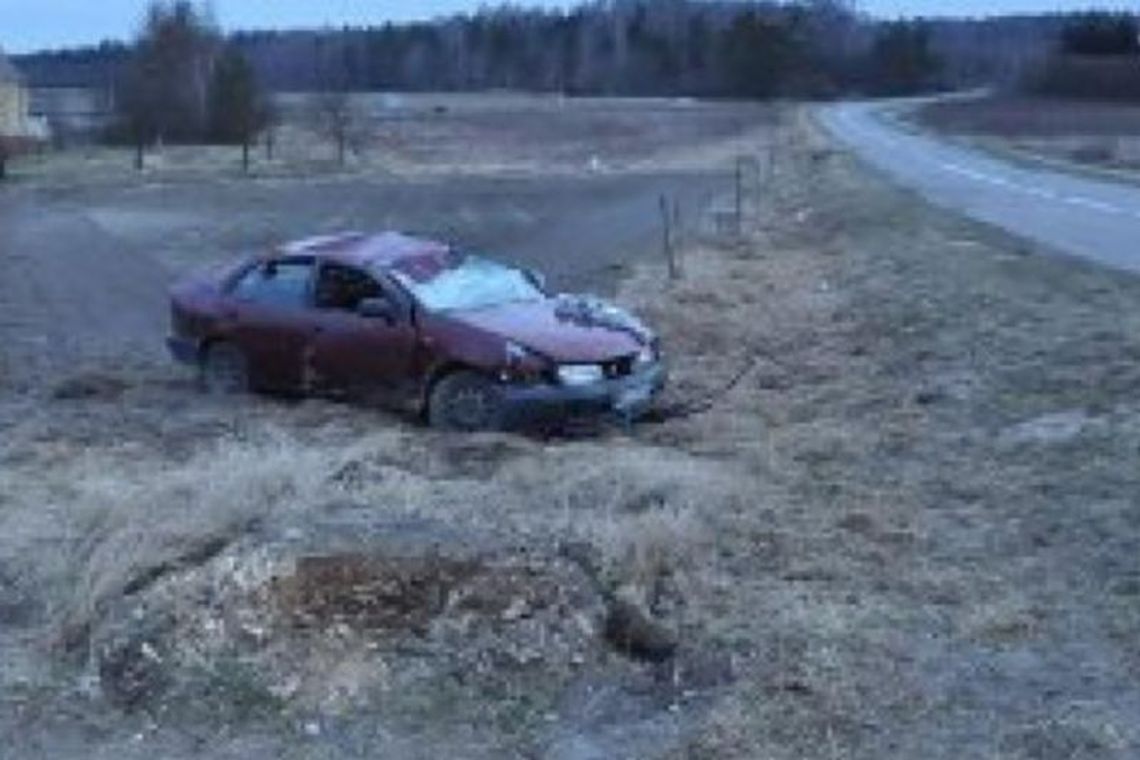 Wojszyn: Nissan w rowie, a w nim dwaj pijani. Kto prowadził?