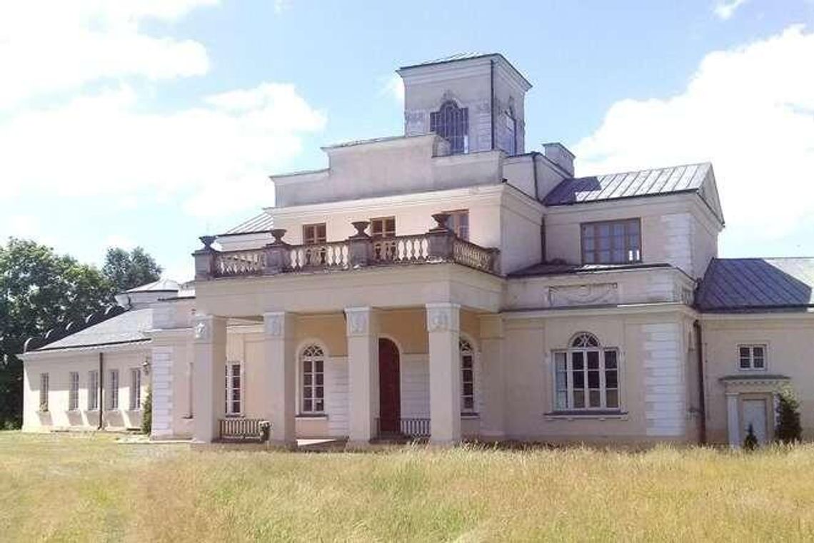 Wójt przeprowadza się do pałacu Wójt przeprowadza się do pałacu