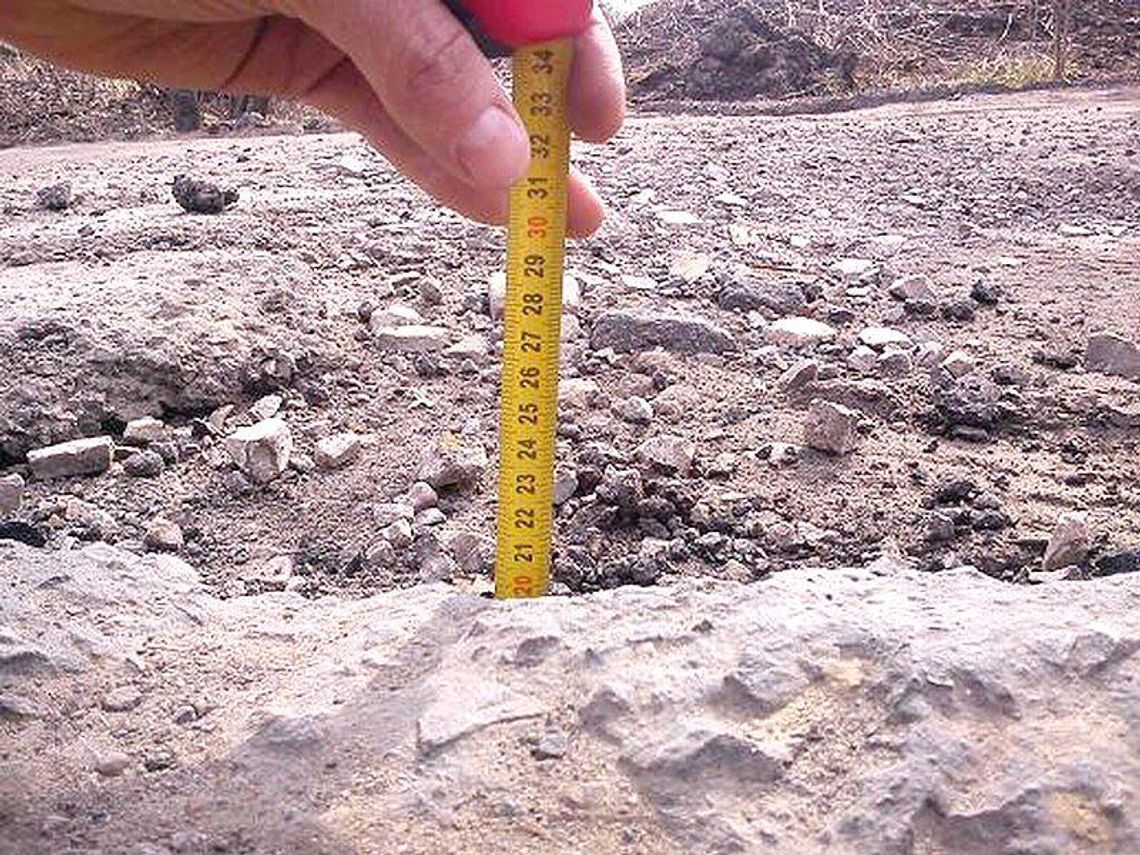 Wólka. Droga może mieć głębię... czyli dziury!