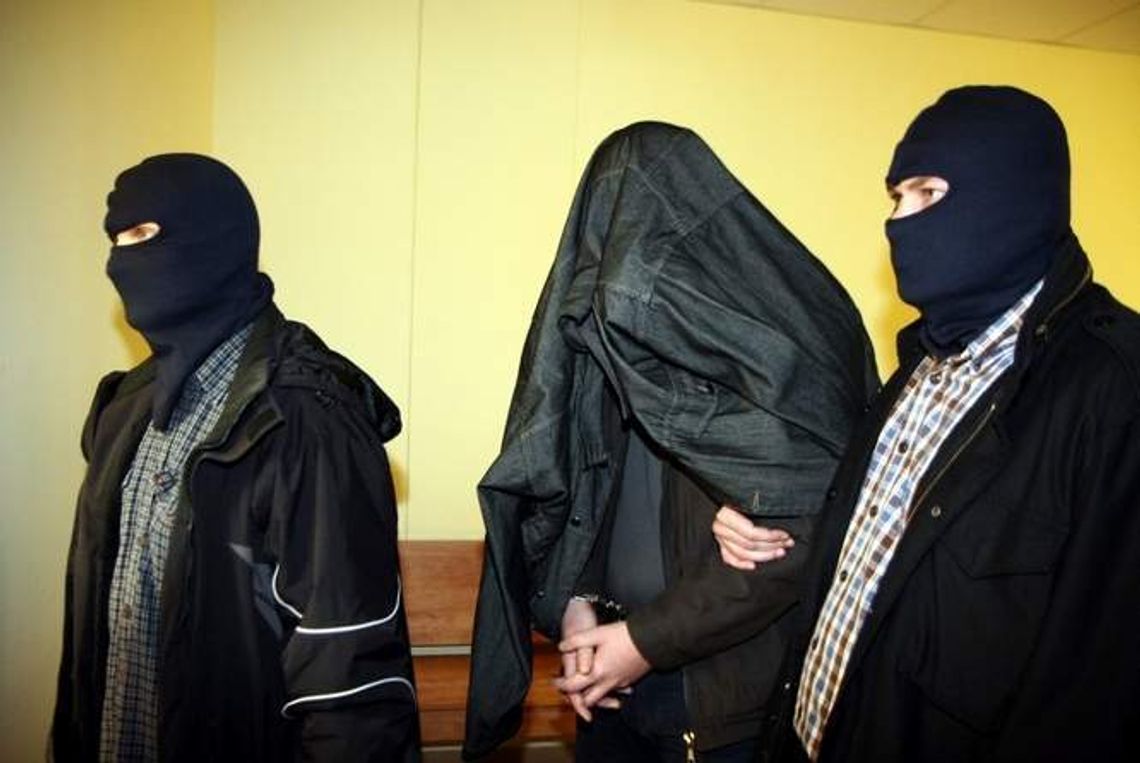 Wólka: Policjant, który śmiertelnie potrącił nastolatkę i uciekł zostaje w areszcie