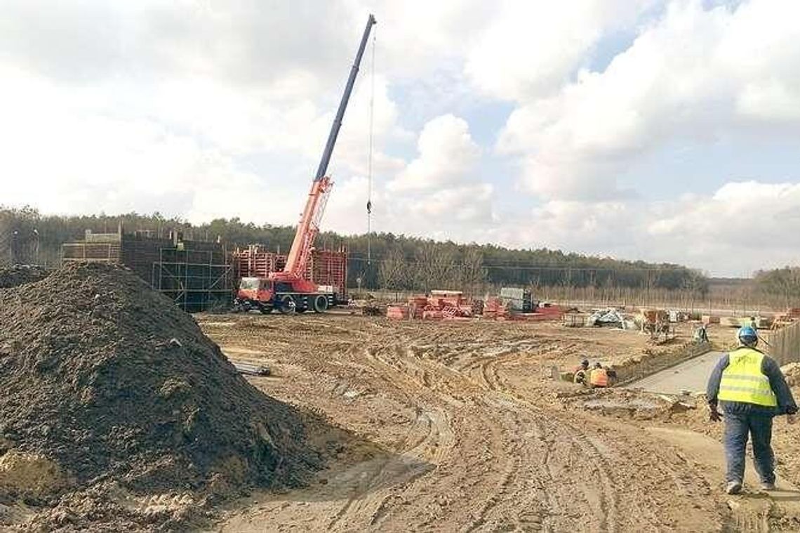 Wólka Rokicka: Sortownia czeka na kamień i kropidło