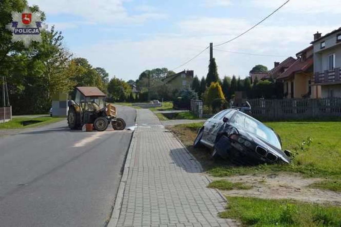 Wólka Różaniecka. Ciągnik złamał się po zderzeniu z BMW