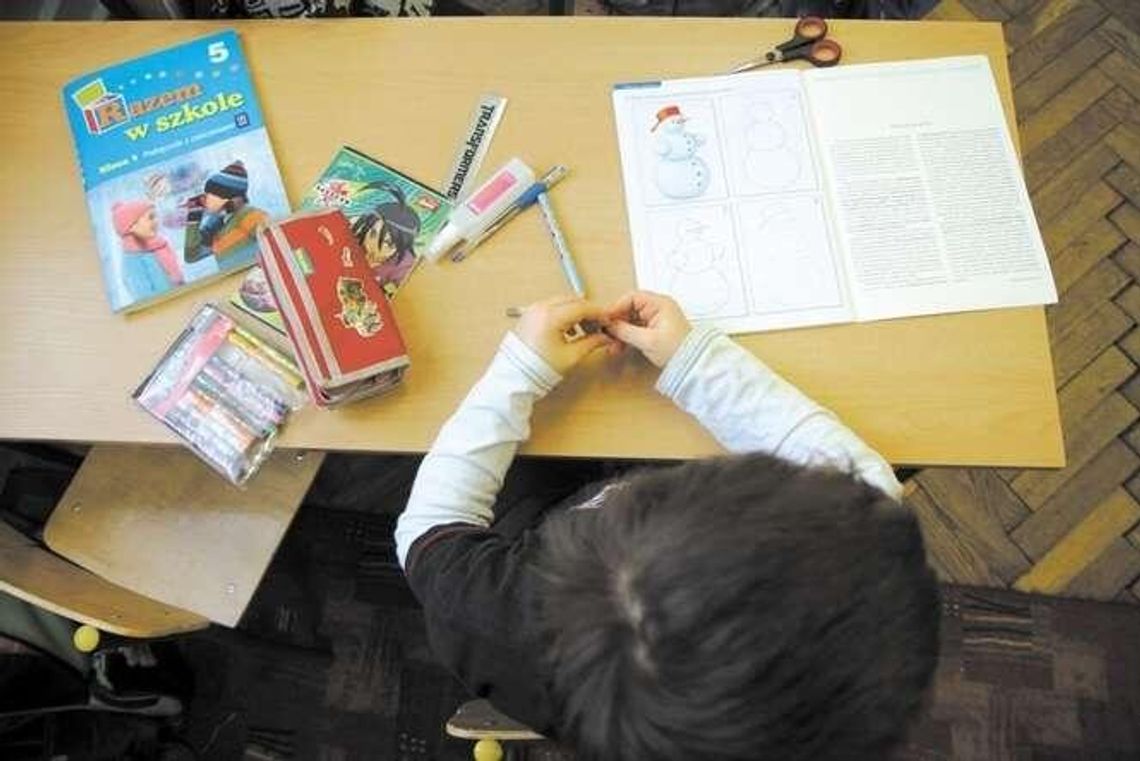 Wolne dni w szkołach: Jedne dzieci się uczą, drugie odpoczywają. Skąd te różnice? Wolne dni w szkołach: Jedne dzieci się uczą, drugie odpoczywają. Skąd te różnice?