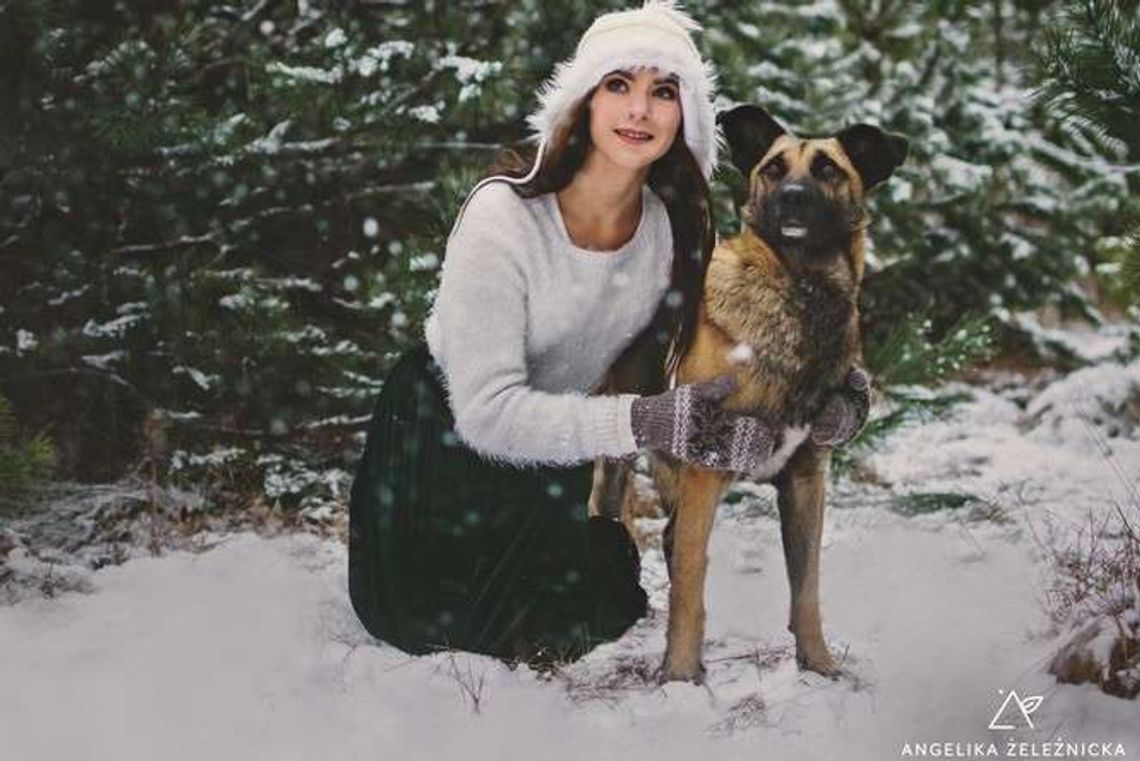 Wolontariuszki i psy ze schroniska. Niezwykły kalendarz (zdjęcia) Wolontariuszki i psy ze schroniska. Niezwykły kalendarz (zdjęcia)