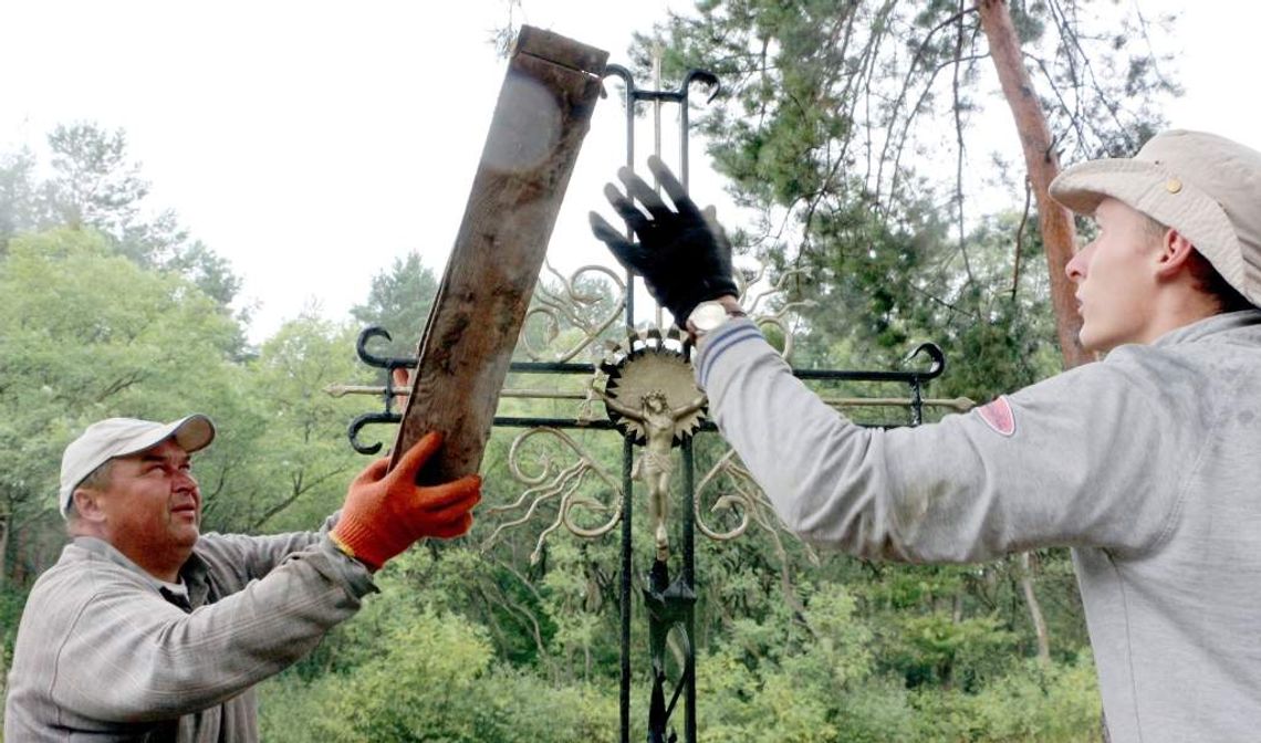Wołyń Redivivus: Wchodzimy do lasu, wychodzimy z cmentarza