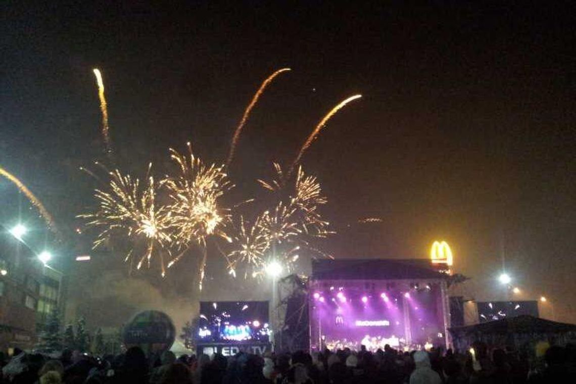 WOŚP 2013: \"Światełko do nieba\" w Lublinie (zdjęcia) WOŚP 2013: \"Światełko do nieba\" w Lublinie (zdjęcia)