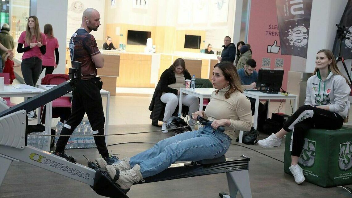 WOŚP 2023: Wiosłowanie w centrum handlowym 