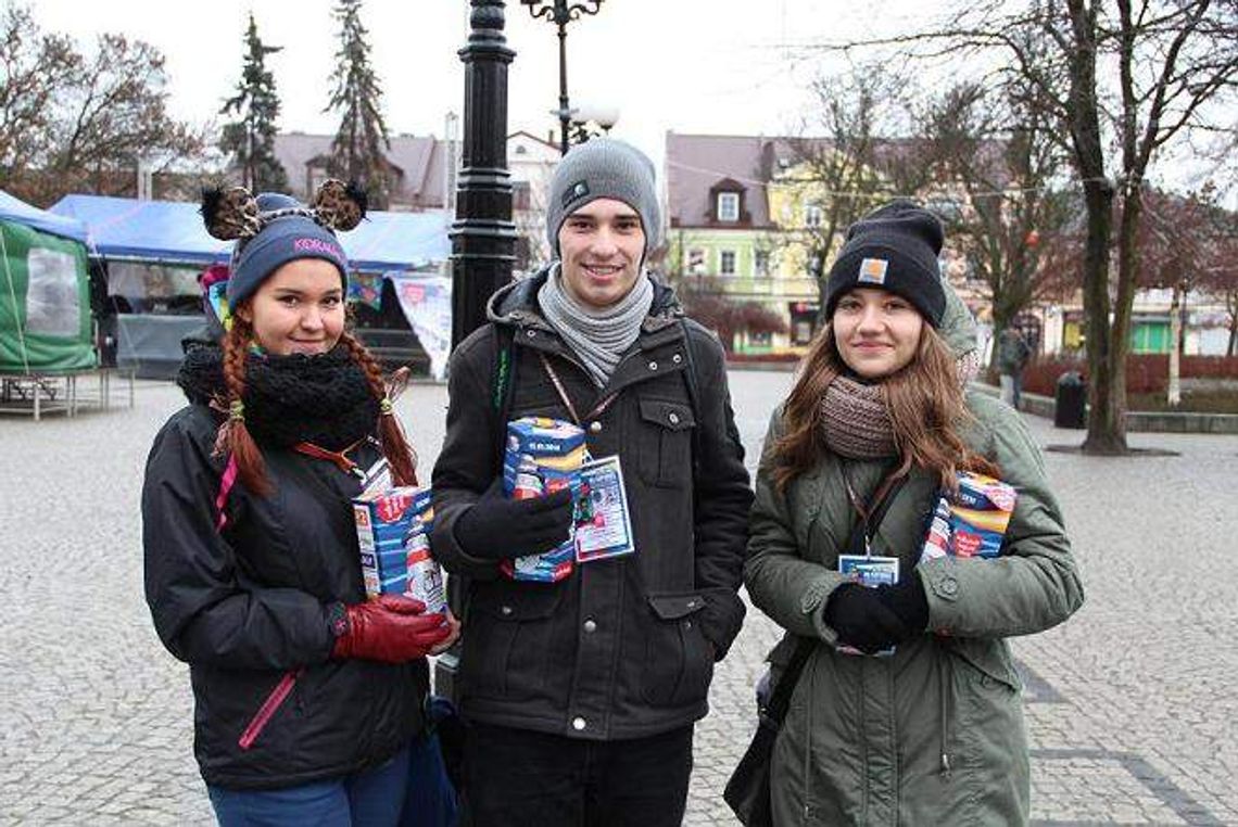 WOŚP w Białej Podlaskiej: Deszcz nie przeszkadza wolontariuszom