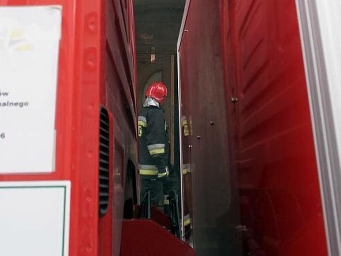 Wóz strażacki w rowie. Kierowca był nietrzeźwy